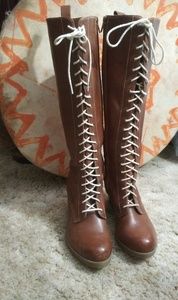 Dr. Martens LEANNE 20 Eye Zip Boots